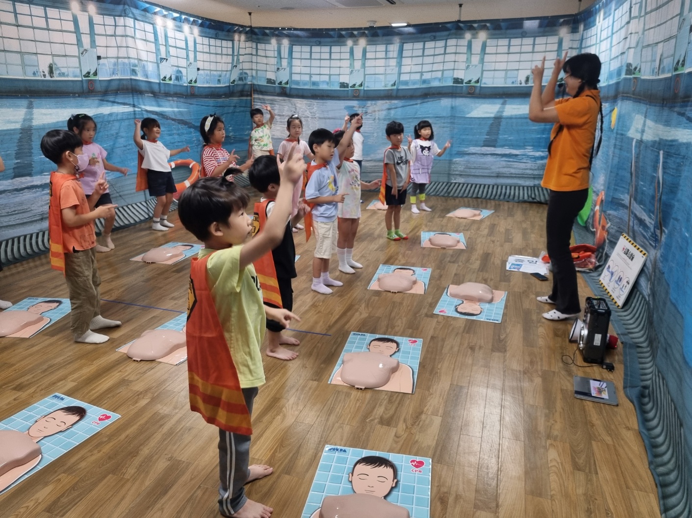 
															
															
																
																	진해신항초등학교병설유치원 '도와줘요 안전대장!' 응급 처치 안전 교육 [3번째 이미지]
																
																
															
														